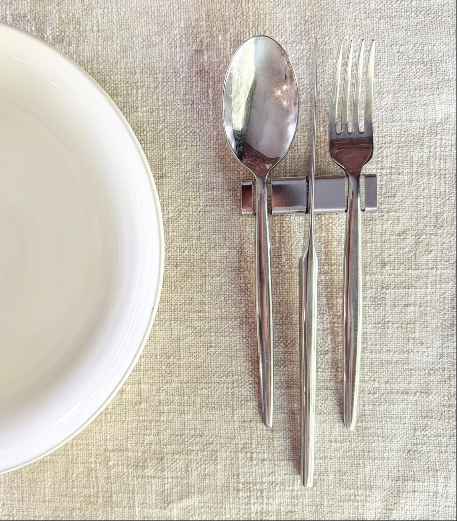 What Is a Flatware Rest — And Why More People Are Using One Again