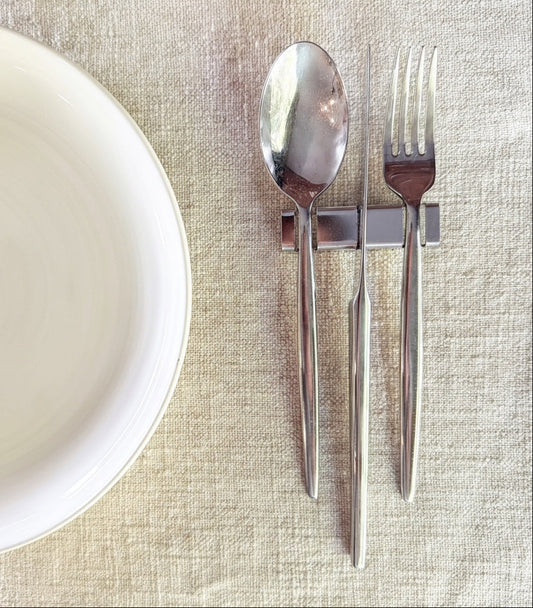What Is a Flatware Rest — And Why More People Are Using One Again